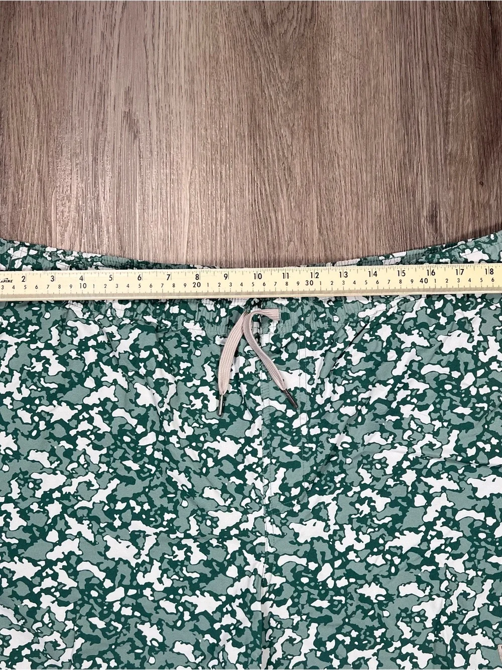 Local Boy Outfitters Camo Swim Trunks Shorts Mens XXL Green Quick Dry 5.5”